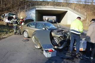 Schwerer Verkehrsunfall in Schweinbach 3.jpg