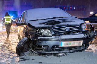 Verkehrsunfall bei Autobahnauffahrt Asten-St. Florian foke_20190123_073014_01.jpg