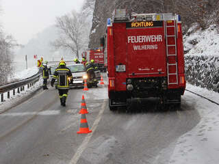 Verkehrsunfall Aufräumarbeiten B129 Richtung Linz img_1002.jpg