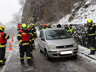Verkehrsunfall Aufräumarbeiten B129 Richtung Linz img_1006.jpg
