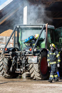 Traktorbrand in Hörsching foke_2019021512514920_003.jpg