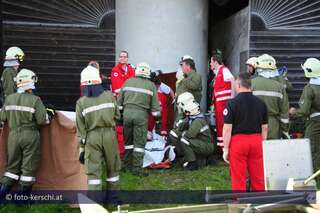 Krankenpfleger Sieben Meter in einen Silo gestürzt 20100524_foto-kerschi_landwirtschaftlicher_unfall_033.jpg