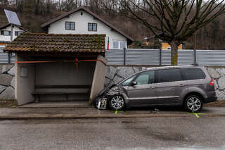 Verkehrsunfall auf der Pleschinger Straße FOKE_2019030116465297_029.jpg