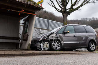 Verkehrsunfall auf der Pleschinger Straße FOKE_2019030116475300_032.jpg
