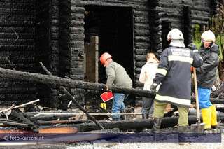 Ferienhäuser wurden Raub der Flammen 20100529_foto-kerschi_brand_blockhaus-_035.jpg