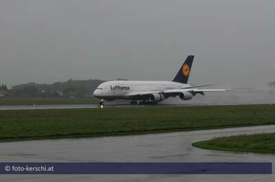 Airbus A380 in Linz gelandet a380_040.jpg
