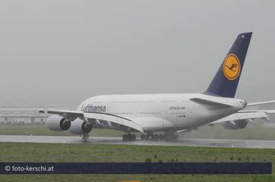 Airbus A380 in Linz gelandet a380_056.jpg
