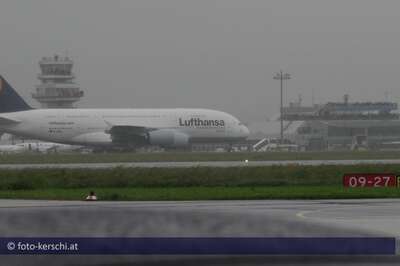 Airbus A380 in Linz gelandet a380_061.jpg