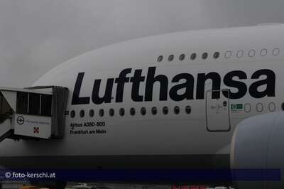 Airbus A380 in Linz gelandet a380_066.jpg