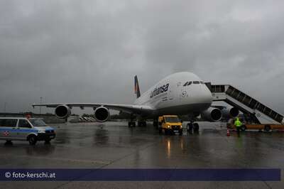 Airbus A380 in Linz gelandet a380_089.jpg