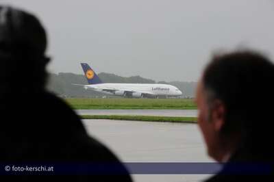 Airbus A380 in Linz gelandet a380_131.jpg