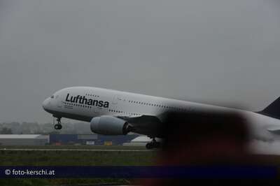 Airbus A380 in Linz gelandet a380_141.jpg
