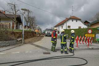 Bagger beschädigt Gasleitung: Häuser evakuiert 3.jpg