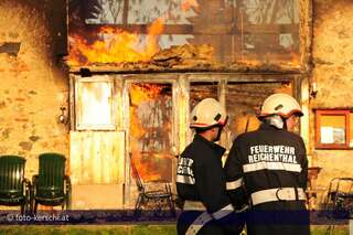 Feuer vernichtet 300 Jahre alte Scheune scheunenbrand_006.jpg