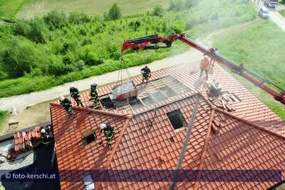 Schwieriger Dachstuhlbrand brandeinsatz_einfamilienhaus_020.jpg