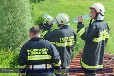 Schwieriger Dachstuhlbrand brandeinsatz_einfamilienhaus_021.jpg