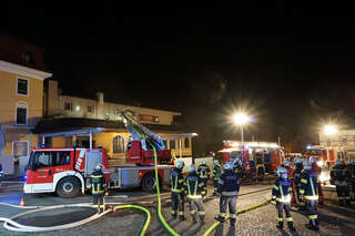 Wirtshausbrand im Stadtzentrum Rohrbach-Berg 2019-04-05_1.jpg