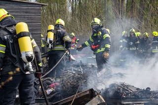 Wohnwagen brannte auf Campingplatz völlig nieder BAYER_20190407132518_IMG_1195.jpg