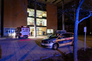 Nächtlicher Einsatz der Berufsfeuerwehr Linz an der FH OÖ Campus Linz IMG_1347_AB-Photo.jpg