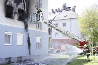 Wohnungsbrand in Mehrparteienhaus _MG_8370.jpg