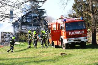 Brand eines landwirtschaftlichen Anwesens 20190419_Helfenberg_01.jpg