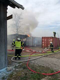 Großeinsatz bei Brand in Volkersdorf IMG_20190424_172029_resized_20190424_052532586.jpg