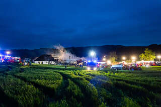 Großbrand eines landwirtschaftlichen Gebäudes in Bad Zell IMG_2557_AB-Photo.jpg