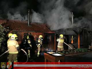 Brand eines Holzverbaus bzw. Gartenhütte 1262447.jpg