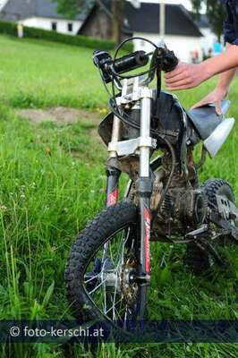 Schüler kracht mit Minibike gegen Motorrad unfall_minibike_052.jpg