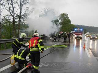 Auto geriet auf Mühlkreisautobahn (A7) in Vollbrand webe2.jpg