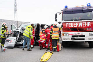 Schwerer Verkehrsunfall auf der A1 bei Sattledt FOKE_2019051617034366_002.jpg