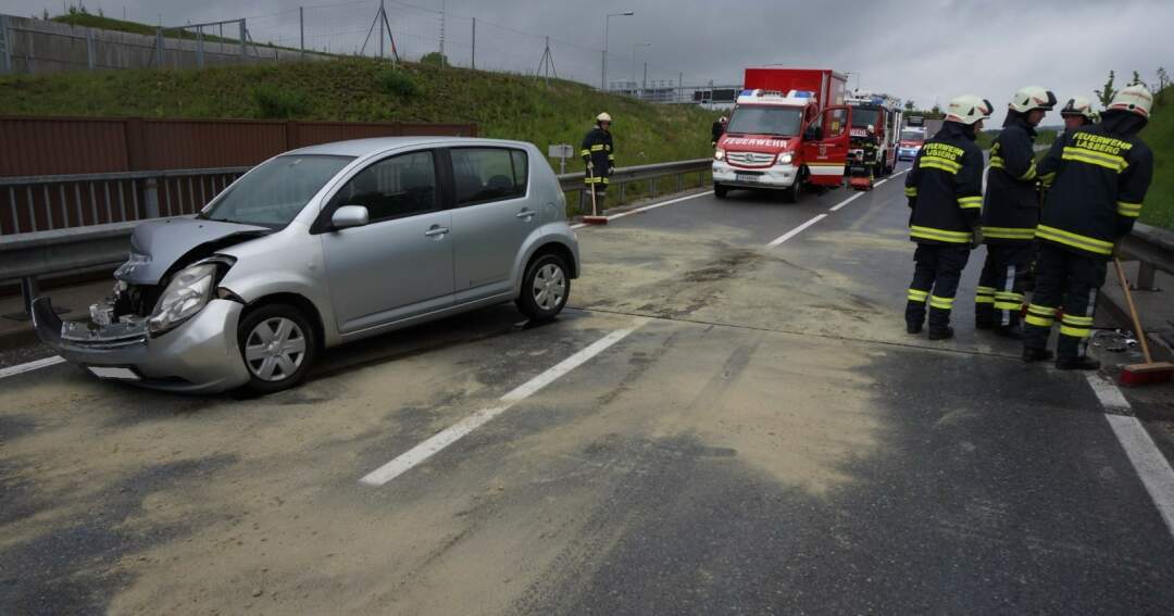 Verkehrsunfall durch Ölspur ausgelöst