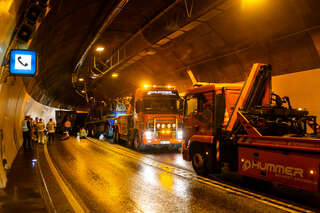 Unfall mit zwei LKW im Monalisa Tunnel AB1_6562_AB-Photo.jpg