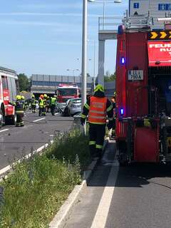 BMW überschlug sich bei Unfall auf der Wiener Straße IMG-20190609-WA0001.jpg