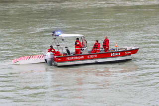 Drachenboot krachte gegen Brückenpfeiler - 13 Personen gerettet foke_2019061117302834_026.jpg