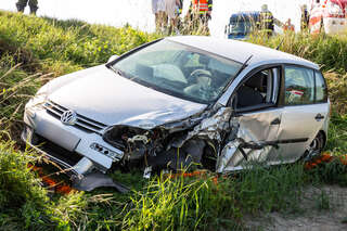 Schwerer Verkehrsunfall in Pupping AB1_1111-Bearbeitet_AB-Photo.jpg