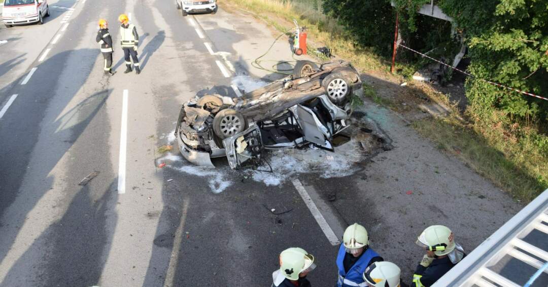 Titelbild: Tödlicher Verkehrsunfall in Taufkirchen an der Pram