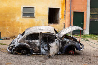 VW Käfer in Prambachkirchen ausgebrannt BAYER_AB1_4995.jpg