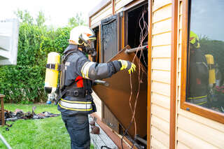 Brand eines als Gartenhütte genutzten Containers in Alkoven BAYER_AB1_5459.jpg