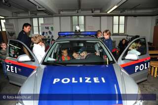Ferienaktion: Kinder auf Besucht bei der Bezirkspolizeiinspektion Freistadt kinderpolizei-007.jpg