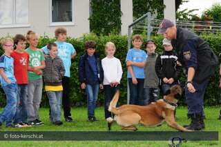 Ferienaktion: Kinder auf Besucht bei der Bezirkspolizeiinspektion Freistadt kinderpolizei-036.jpg