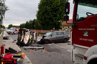 Schwerer Verkehrsunfall mit 6 Verletzten in Enns FOKE_2019081019184798_038.jpg