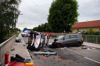 Schwerer Verkehrsunfall mit 6 Verletzten in Enns FOKE_2019081019184799_039.jpg