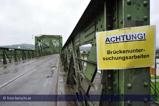 Linzer Eisenbahnbrücke für drei Tage gesperrt eisenbahnbruecke-gesperrt-020.jpg