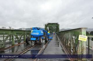 Linzer Eisenbahnbrücke für drei Tage gesperrt eisenbahnbruecke-gesperrt-028.jpg