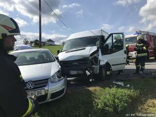 Verkehrsunfall eingeklemmte Person in Bad Zell VUeP_Brawinkl_19092019_06_9b3ec0760b79be07c3c611d56aeccf44.jpg