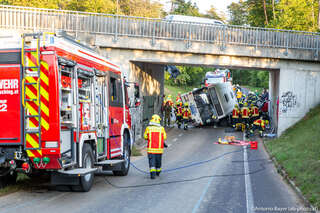 Schwerer Verkehrsunfall mit Bus und zwei PKW AB-Photo-30_klein.jpg
