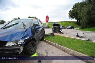 Zwei Verletzte bei Unfall auf der Rieder Bundesstraße unfall-rieder-bundesstrae-005.jpg
