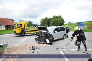 Zwei Verletzte bei Unfall auf der Rieder Bundesstraße unfall-rieder-bundesstrae-018.jpg