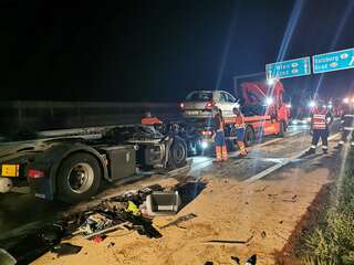 Schwerer Verkehrsunfall mit mehreren LKW auf der A25 IMG_20191001_212616.jpg